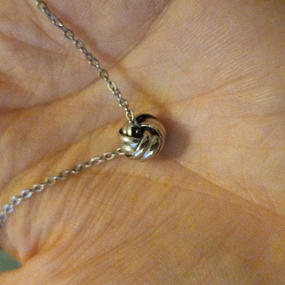 S.steel Knot Necklace - Picture 4 of 7